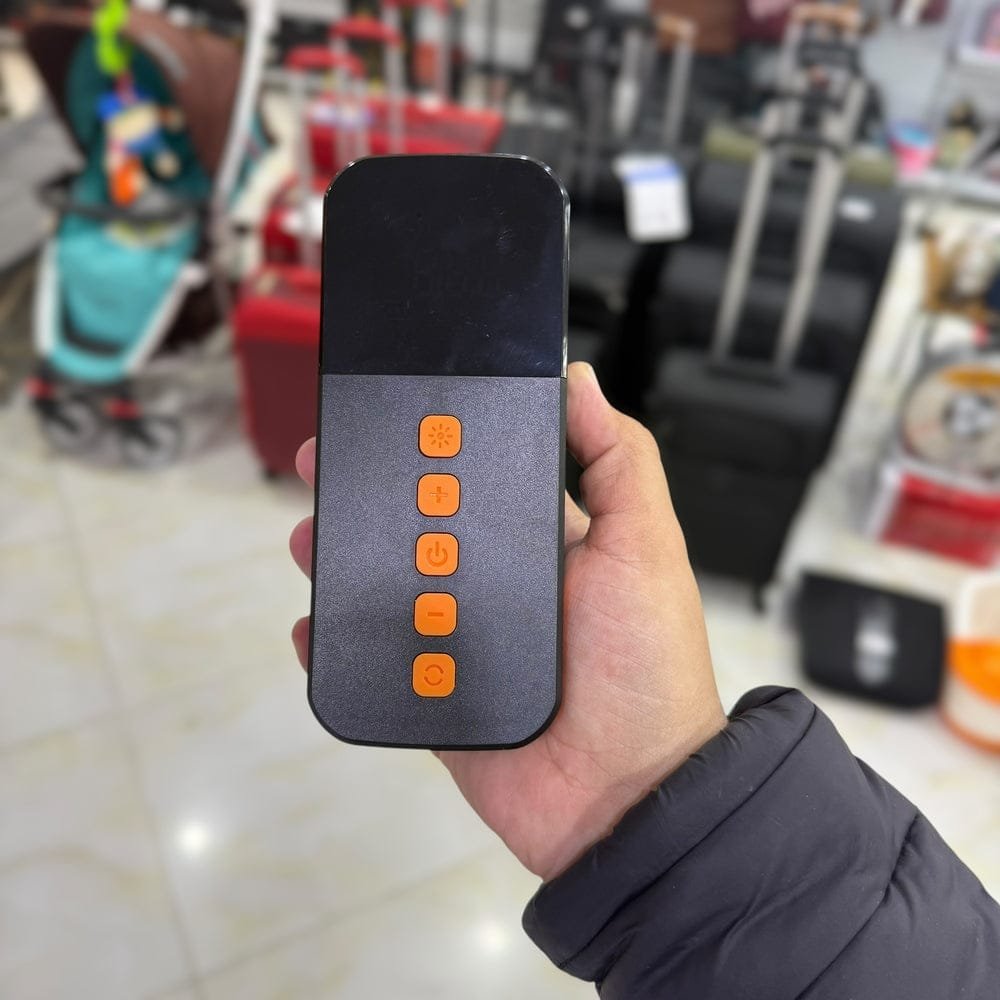 Chargeable Smart Air Compressor with Power Bank
